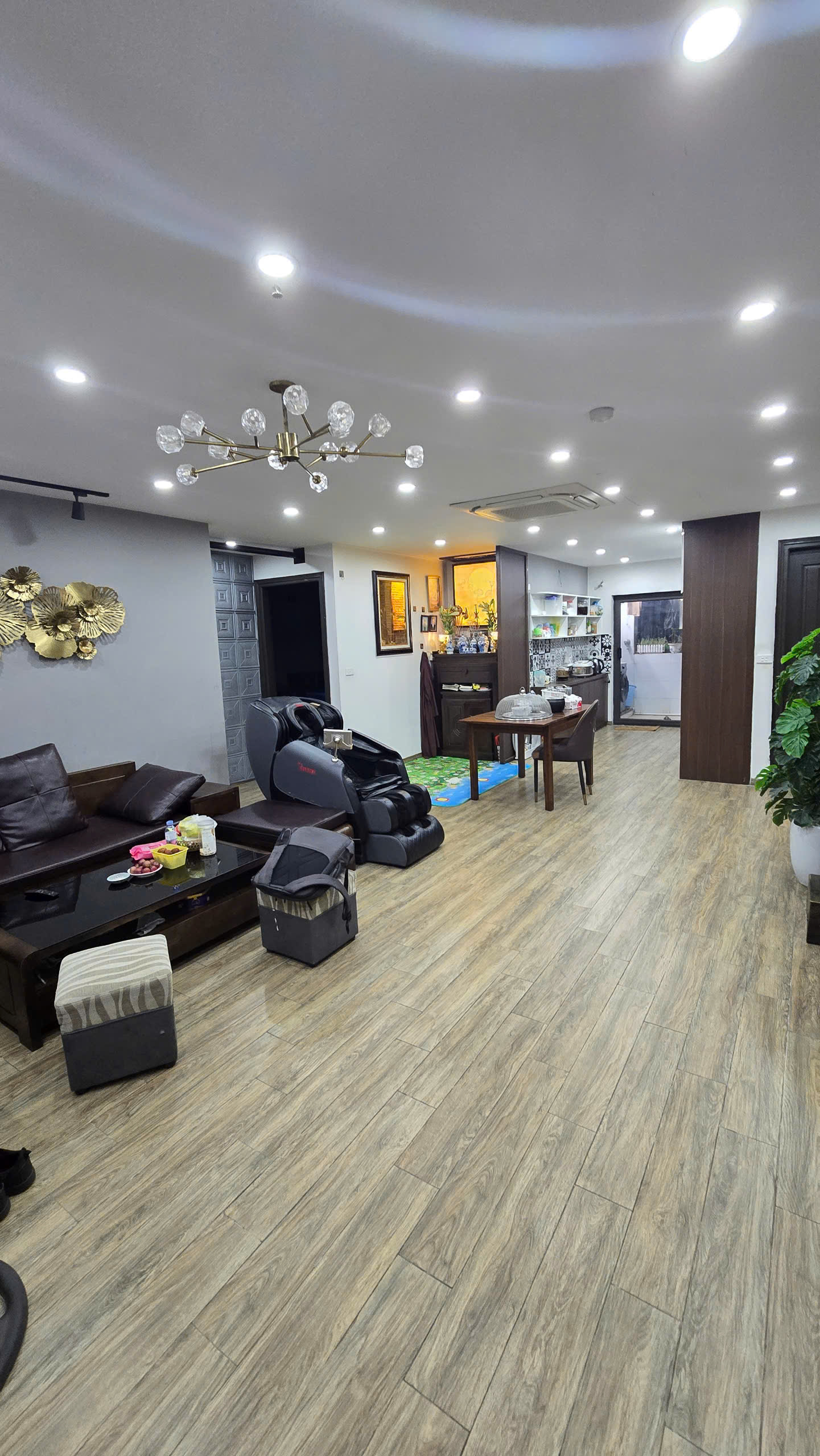 Cho thuê chung cư Bình Vượng, 112 m2* 1 tầng 3pn, 11 Triệu KD on, ở gđ, nhóm - Ảnh chính
